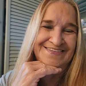 Meet your Posher, Carolyn